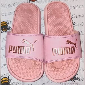 Puma Cool Cat Slides Sandals Girl's Size 2.     Pink & Rose Gold